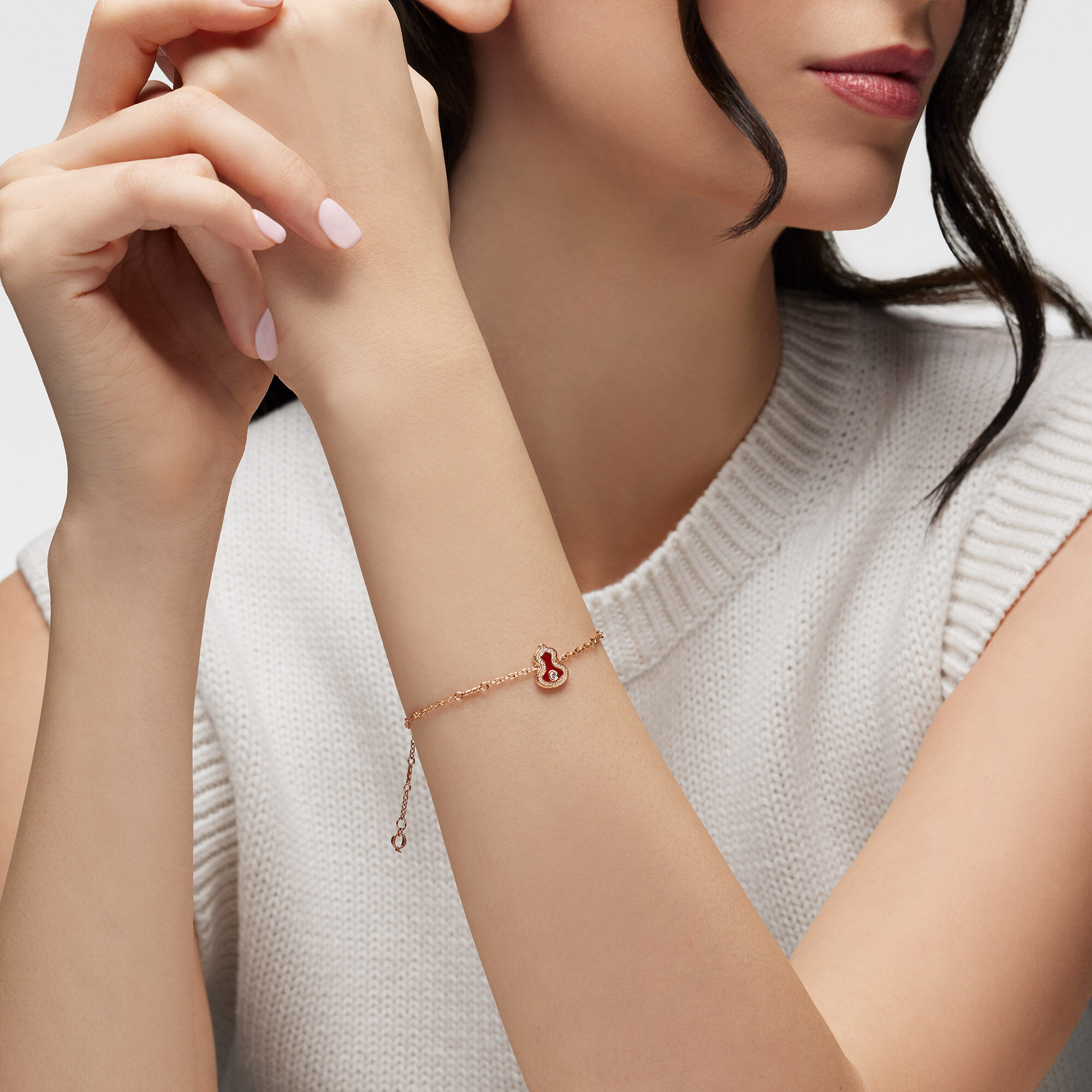 Bracelet Wulu en or rose avec agate rouge et pave de diamants Qeelin